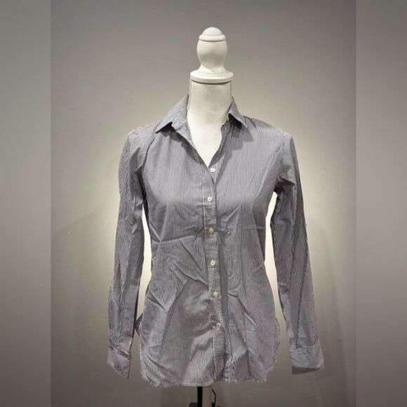 CLEARANCE! GAP Fitted Striped Button Down Shirt Size S EUC - Picture 1 of 6